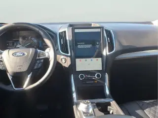 Ford Edge 2023 AWD Titanium 4dr Crossover
