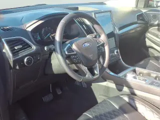 Ford Edge 2023 AWD Titanium 4dr Crossover