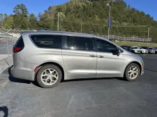 Chrysler Pacifica 2020 Limited 4dr Mini-Van