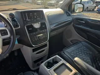 Chrysler Town and Country 2016 Touring-L 4dr Mini-Van