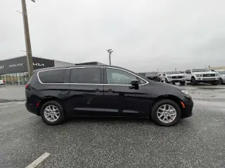 Chrysler Pacifica 2025 Select 4dr Mini-Van
