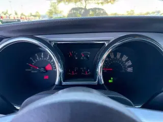 Ford Mustang 2006 GT Deluxe 2dr Fastback