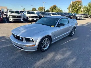 Ford Mustang 2006 GT Deluxe 2dr Fastback