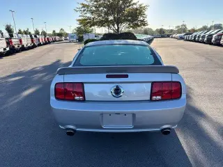 Ford Mustang 2006 GT Deluxe 2dr Fastback