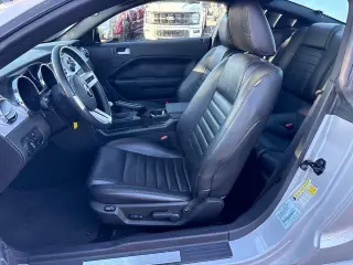 Ford Mustang 2006 GT Deluxe 2dr Fastback