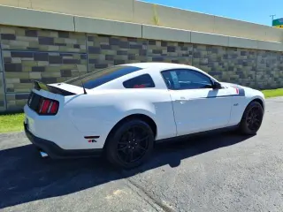 Ford Mustang 2011 GT Premium 2dr Fastback