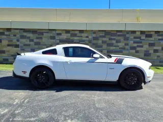Ford Mustang 2011 GT Premium 2dr Fastback