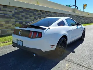 Ford Mustang 2011 GT Premium 2dr Fastback