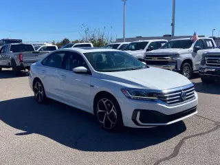 Volkswagen Passat 2020 R-Line 4dr Sedán
