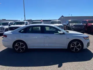 Volkswagen Passat 2020 R-Line 4dr Sedán