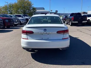 Volkswagen Passat 2020 R-Line 4dr Sedán