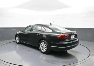 Volkswagen Passat 2018 2.0T S 4dr Sedán