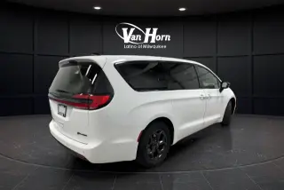 2024 Chrysler Pacifica Hybrid