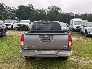 Nissan Frontier 2018 4x2 SV 4dr Crew Cab 5 ft. SB 5A