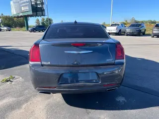 2018 Chrysler 300