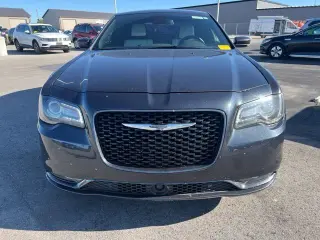 2018 Chrysler 300