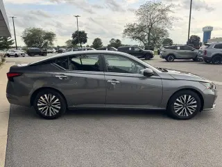 Nissan Altima 2024 2.5 SV 4dr Sedán