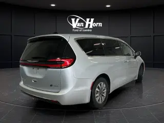 2024 Chrysler Pacifica Hybrid