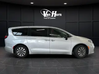 2024 Chrysler Pacifica Hybrid