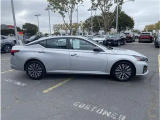 Nissan Altima 2024 2.5 SV 4dr Sedán