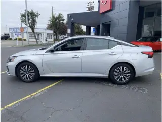 Nissan Altima 2024 2.5 SV 4dr Sedán