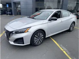 Nissan Altima 2024 2.5 SV 4dr Sedán