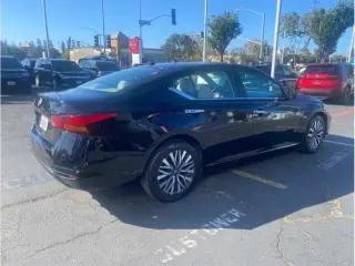 Nissan Altima 2025 2.5 SV 4dr Sedán