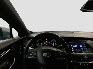 Cadillac XT4 2023 Premium Luxury 4puertas Crossover