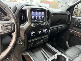 GMC Sierra 1500 2019 4x4 Denali 4dr Crew Cab 5.8 ft. SB