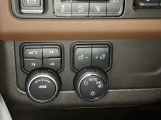 Chevrolet Suburban 2022 4x4 High Country 4dr SUV