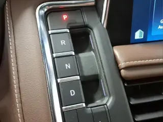 Chevrolet Suburban 2022 4x4 High Country 4dr SUV