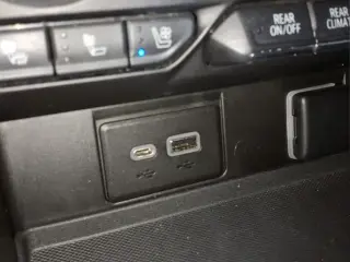 Chevrolet Suburban 2022 4x4 High Country 4dr SUV