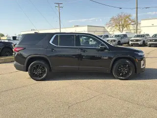 Chevrolet Traverse 2022 4x4 LS 4dr SUV w/1FL