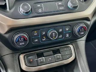 GMC Acadia 2022 4x4 Denali 4dr SUV