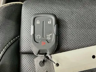 GMC Acadia 2022 4x4 Denali 4dr SUV