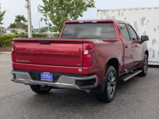 Chevrolet Silverado 1500 2023 4x4 LT 4dr Crew Cab 5.8 ft. SB w/1LT