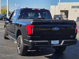 Ford F-150 Lightning 2023 AWD XLT 4dr SuperCrew 5.5 ft. SB