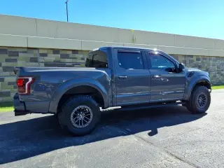 Ford F-150 2018 4x4 Raptor 4dr SuperCrew 5.5 ft. SB
