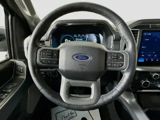 Ford F-150 2022 4x4 Lariat 4dr SuperCrew 6.5 ft. SB