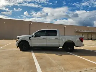 Ford F-150 2024 4x2 XLT 4p SuperCrew 5.5 ft. SB
