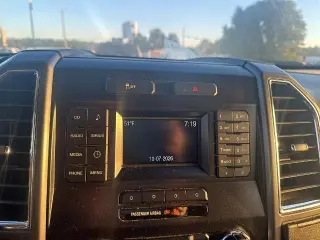 Ford F-150 2016 4x4 XLT 4dr SuperCrew 5.5 ft. SB