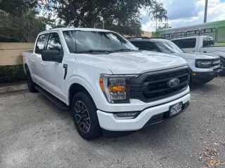 Ford F-150 2023 4x2 XLT 4 puertas SuperCrew 5.5 ft. SB