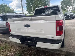Ford F-150 2023 4x2 XLT 4 puertas SuperCrew 5.5 ft. SB