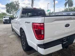 Ford F-150 2023 4x2 XLT 4 puertas SuperCrew 5.5 ft. SB