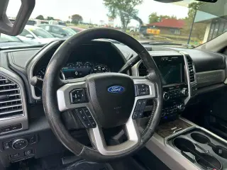 Ford F-350 Super Duty 2018 4x4 Limited 4dr Crew Cab 6.8 ft. SB SRW Pickup