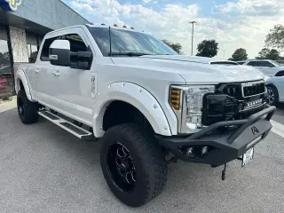 Ford F-350 Super Duty 2018 4x4 Limited 4dr Crew Cab 6.8 ft. SB SRW Pickup