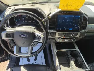 Ford F-250 Super Duty 2022 4x4 Lariat Crew Cab de 4 puertas y batea de 6.8 pies