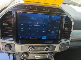 Ford F-250 Super Duty 2022 4x4 Lariat Crew Cab de 4 puertas y batea de 6.8 pies