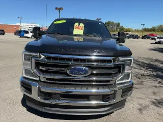 Ford F-250 Super Duty 2022 4x4 Lariat Crew Cab de 4 puertas y batea de 6.8 pies