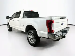 Ford F-250 Super Duty 2018 4x4 Lariat 4dr Crew Cab 6.8 ft. SB Pickup